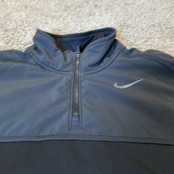 Nike Gray/Black Therma Fit Quarter Zip Pullover Medium - Picture 2 of 8